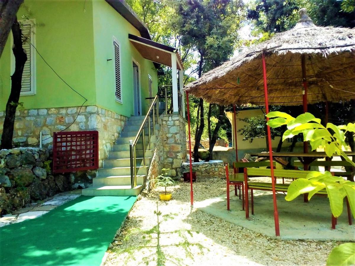 Ramo'S Green Beachside Retreat - Cozy 2 Bedroom Home Vlorë Εξωτερικό φωτογραφία