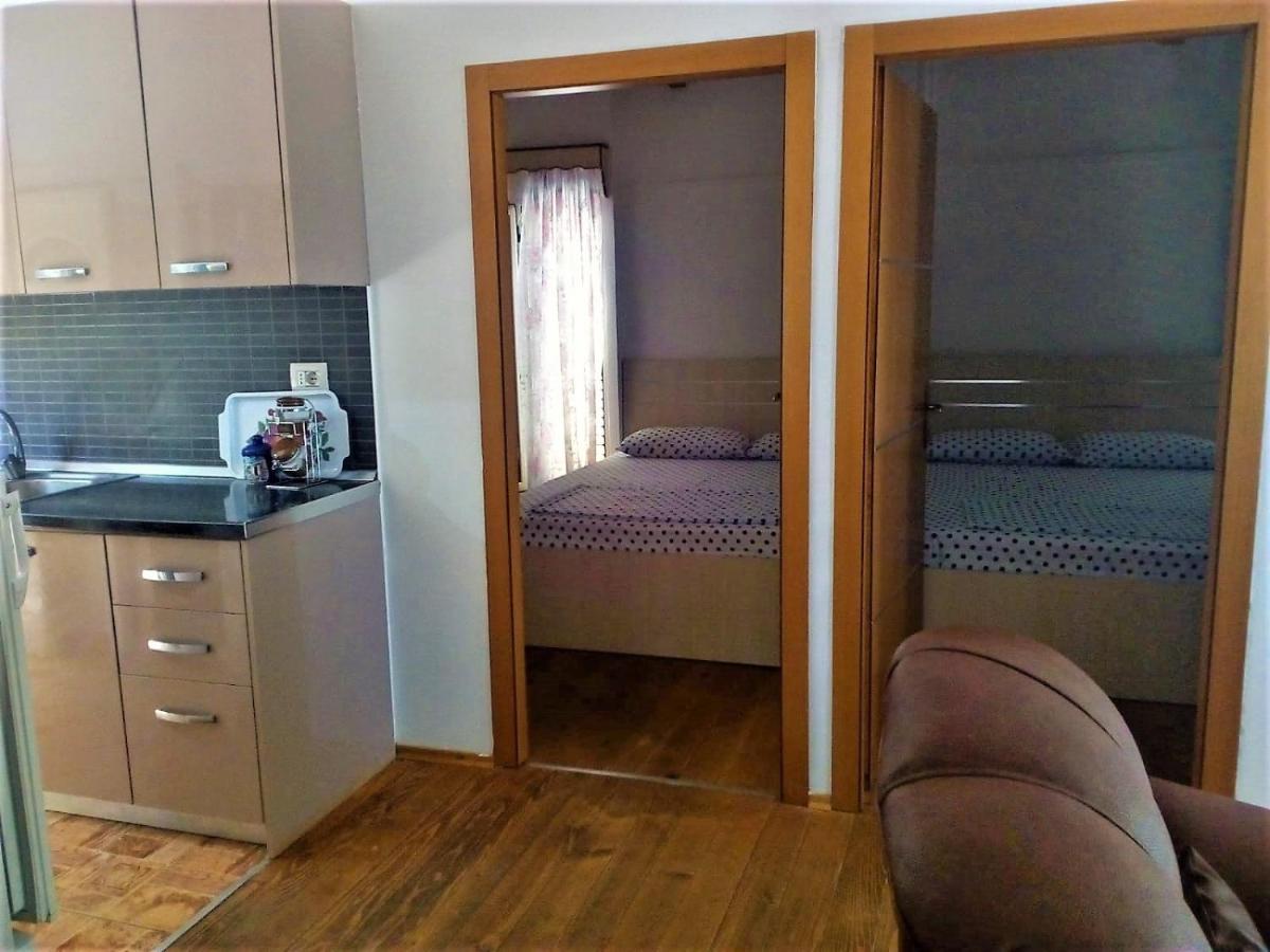 Ramo'S Green Beachside Retreat - Cozy 2 Bedroom Home Vlorë Εξωτερικό φωτογραφία