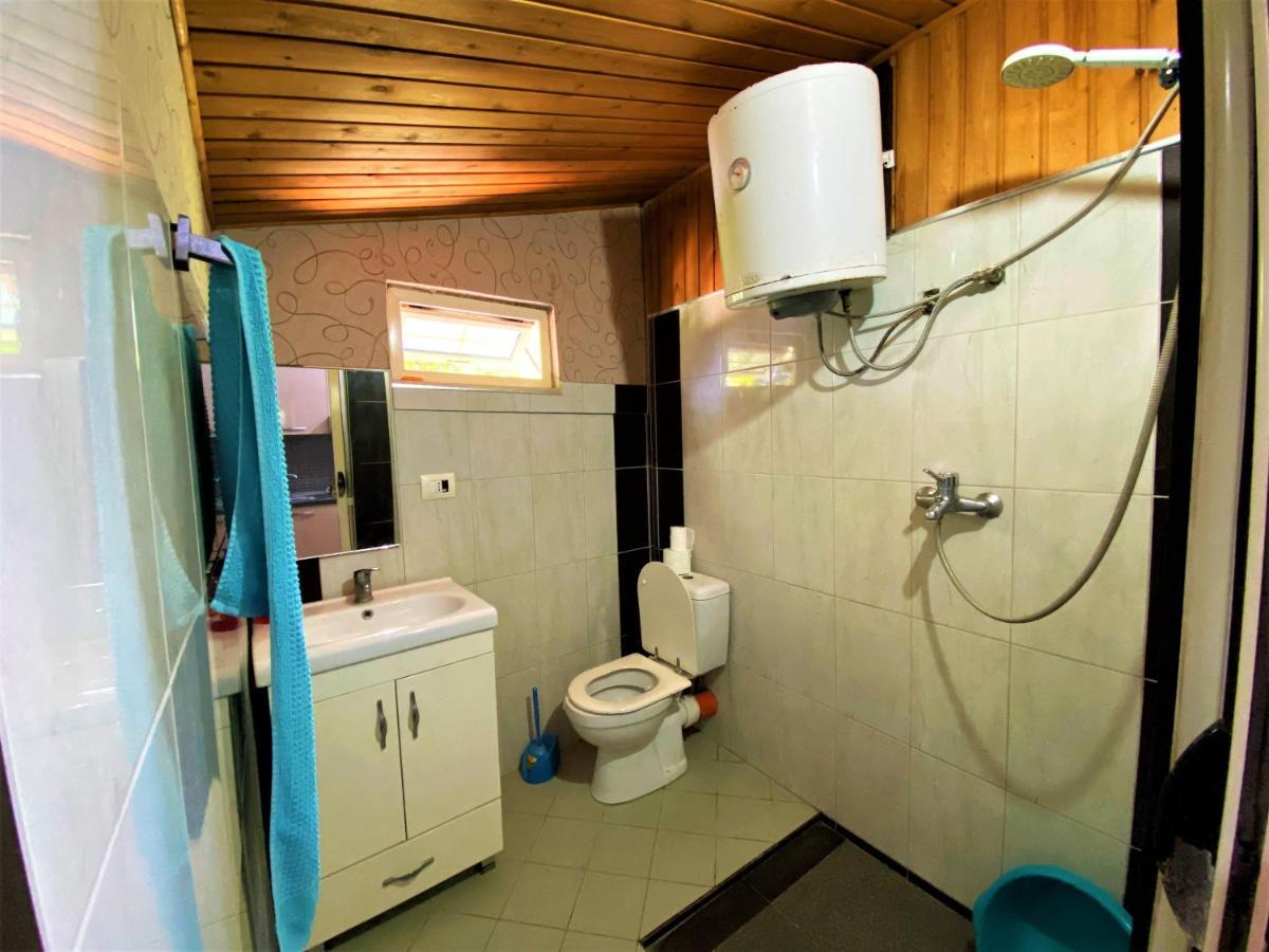 Ramo'S Green Beachside Retreat - Cozy 2 Bedroom Home Vlorë Εξωτερικό φωτογραφία